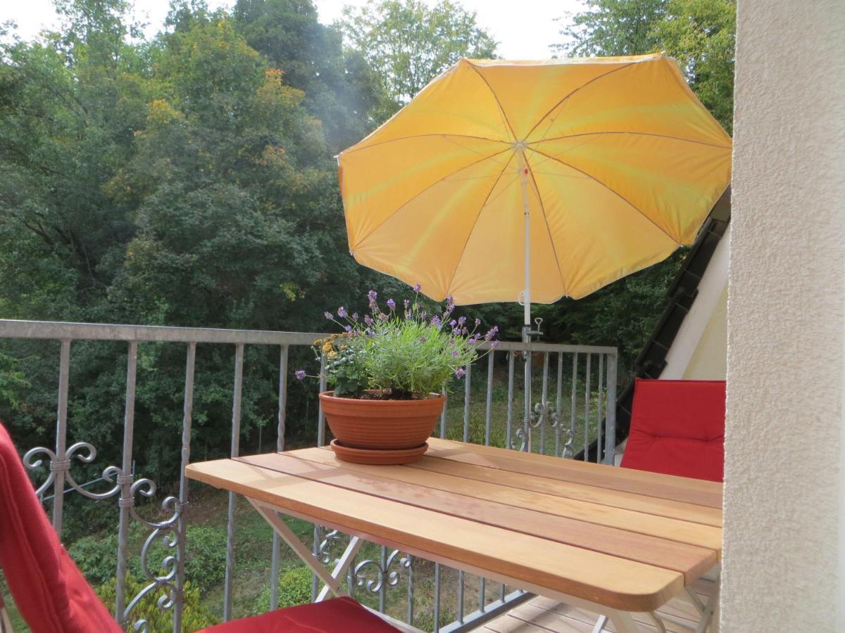 Weisses-Haus-Am-Kurpark-Fewo-Bergblick 巴特苏德罗德 外观 照片